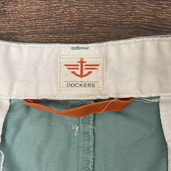 Pair of Men’s Shorts, Size 36 - Picture 3 of 10